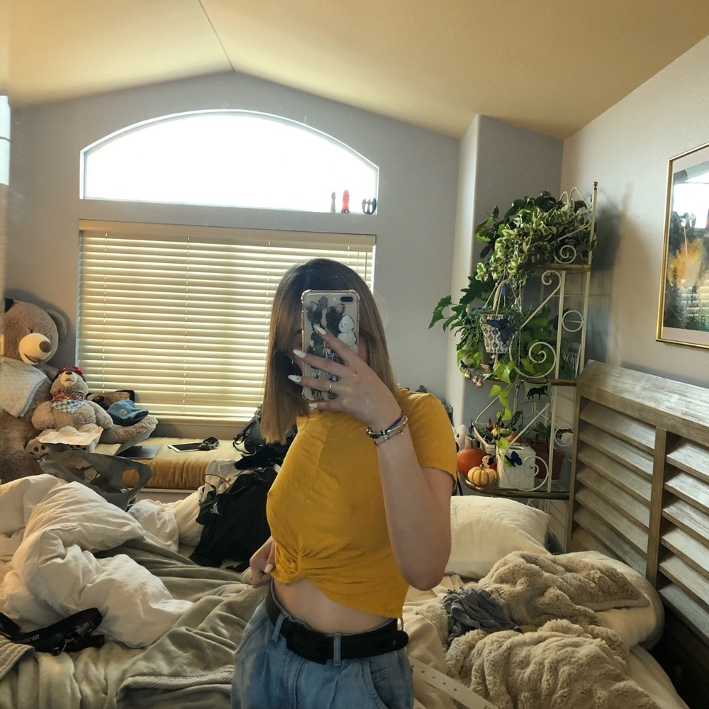 yellow t-shirt